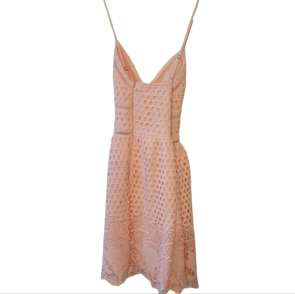 Abercrombie & Fitch Peach Eyelet Lace Overlay Dress Size XS - Picture 4 of 5